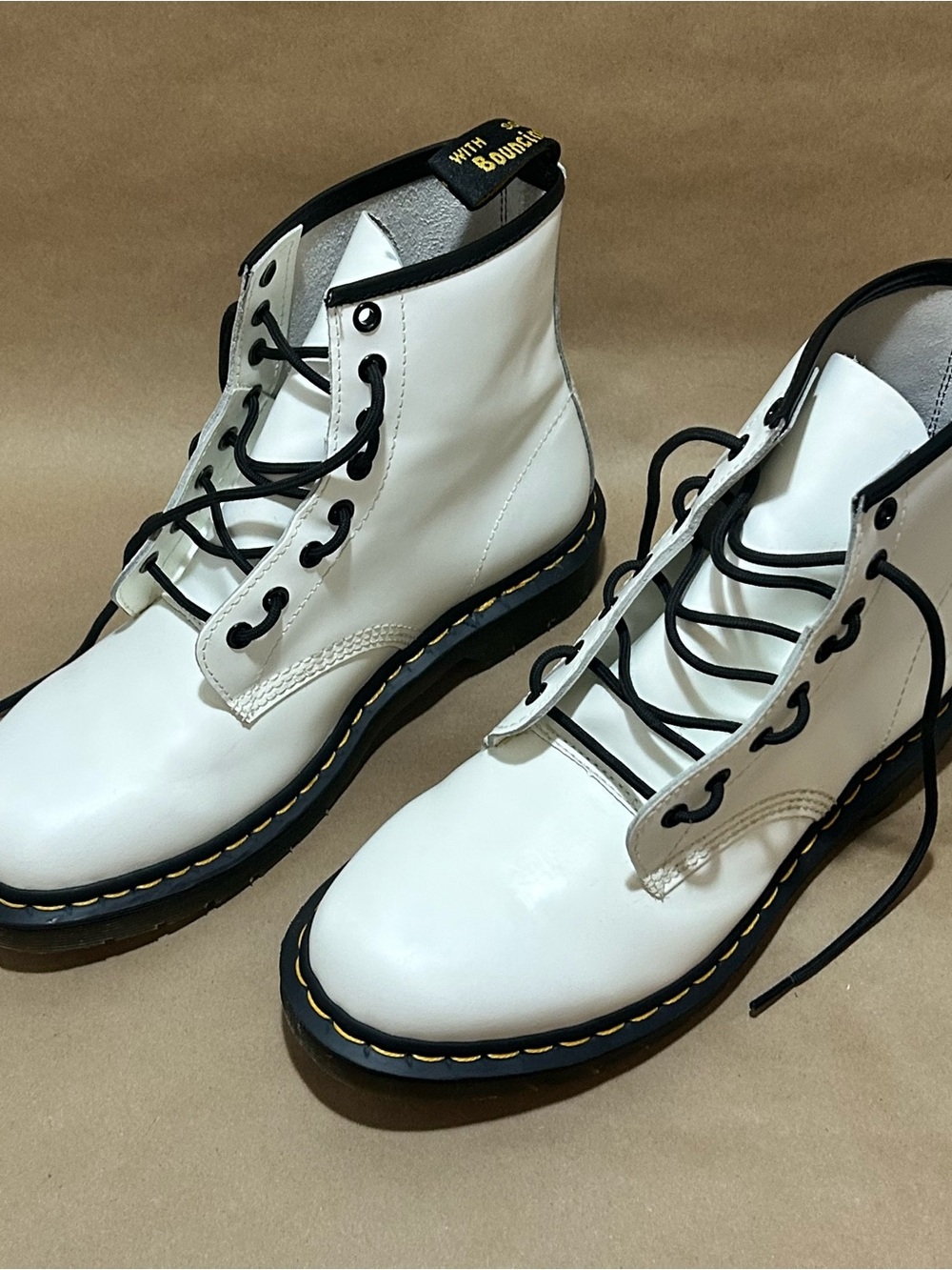 DOC MARTENS 1460 Men’s White Boots